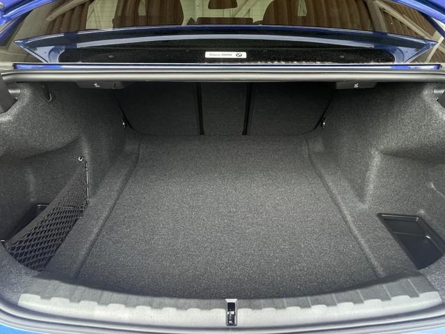 3シリーズ 320d xDriveMスポーツエディションシャドー 認定中古車 ドライビングアシストプロフェッショナル パーキングアシストプラス ブラックレザーシート ヒーター プライバシーガラス アダプティブLEDライト 19アロイーホイール ミラー内臓ETC(36枚目)