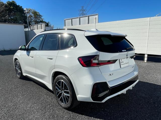 X1 xDrive 20d Mスポーツハイラインパッケージ 認定中古車/パノラマガラスサンルーフ/ハイラインPKG/ブラックヴァーネスカレザーシート/フロントシートヒーター/ハーマンカードンスピーカー/ドライビングアシストプロフェッショナル/パーキングアシスト(7枚目)