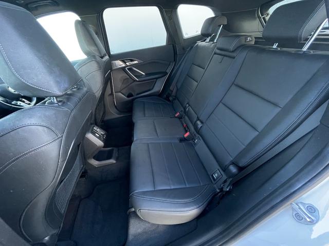 X1 xDrive 20d Mスポーツハイラインパッケージ 認定中古車/パノラマガラスサンルーフ/ハイラインPKG/ブラックヴァーネスカレザーシート/フロントシートヒーター/ハーマンカードンスピーカー/ドライビングアシストプロフェッショナル/パーキングアシスト(30枚目)