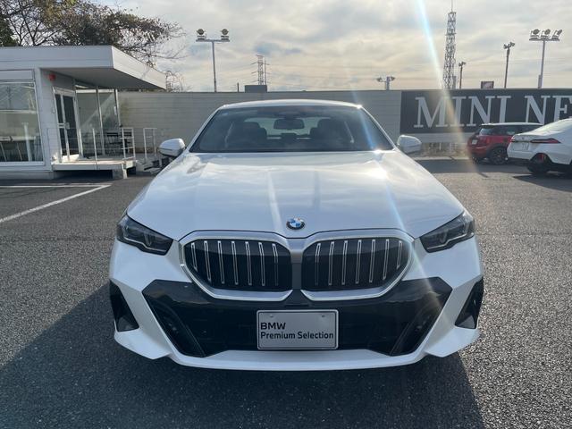 ５シリーズ ５２３ｄ　ｘＤｒｉｖｅ　Ｍスポーツ　認定中古車／元試乗車／コンフォートドライビングＰＫＧ（アダプティブサスペンション／インテグレイテッドアクティブステアリング／ランバーサポート／４ゾーンオートエアコン）／Ｄアシストプロ／Ｐアシストプロ（2枚目）
