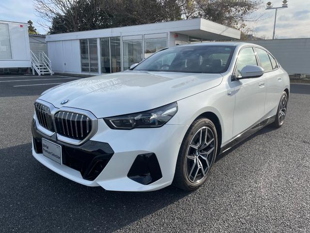 ５シリーズ ５２３ｄ　ｘＤｒｉｖｅ　Ｍスポーツ　認定中古車／元試乗車／コンフォートドライビングＰＫＧ（アダプティブサスペンション／インテグレイテッドアクティブステアリング／ランバーサポート／４ゾーンオートエアコン）／Ｄアシストプロ／Ｐアシストプロ（3枚目）