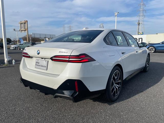 ５シリーズ ５２３ｄ　ｘＤｒｉｖｅ　Ｍスポーツ　認定中古車／元試乗車／コンフォートドライビングＰＫＧ（アダプティブサスペンション／インテグレイテッドアクティブステアリング／ランバーサポート／４ゾーンオートエアコン）／Ｄアシストプロ／Ｐアシストプロ（8枚目）