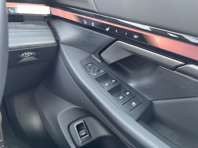 ５シリーズ ５２３ｄ　ｘＤｒｉｖｅ　Ｍスポーツ　認定中古車／元試乗車／コンフォートドライビングＰＫＧ（アダプティブサスペンション／インテグレイテッドアクティブステアリング／ランバーサポート／４ゾーンオートエアコン）／Ｄアシストプロ／Ｐアシストプロ（33枚目）