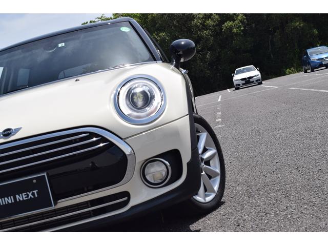 クーパーD クラブマン ワンオーナー 禁煙車 青レザーシート 純正ナビ クルコン シートーヒーター 電動シート コンフォートA バックカメラ リヤ障害物センサー LEDヘッドライト blutooth接続 ETC(3枚目)