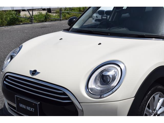 クーパーD クラブマン ワンオーナー 禁煙車 青レザーシート 純正ナビ クルコン シートーヒーター 電動シート コンフォートA バックカメラ リヤ障害物センサー LEDヘッドライト blutooth接続 ETC(4枚目)