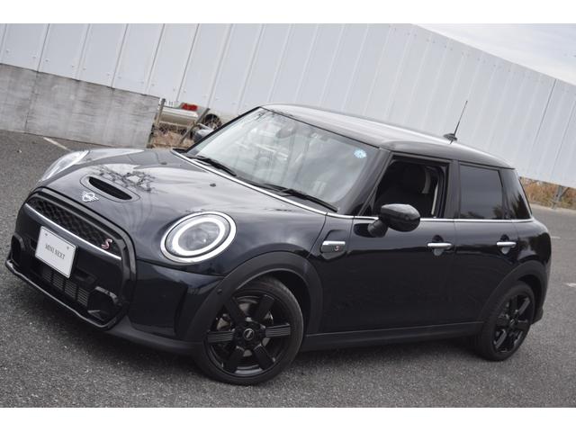 クーパーSD エッセンシャル・トリム 正規認定中古車 純正HDDナビ リアビューカメラ クルーズコントロール カバナシートカバー MINIドライビングモード ドライブアシスト デジタルメーター Bluetooth接続 SOSコール LEDヘッドライト(21枚目)