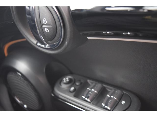 クーパーSD エッセンシャル・トリム 正規認定中古車 純正HDDナビ リアビューカメラ クルーズコントロール カバナシートカバー MINIドライビングモード ドライブアシスト デジタルメーター Bluetooth接続 SOSコール LEDヘッドライト(50枚目)
