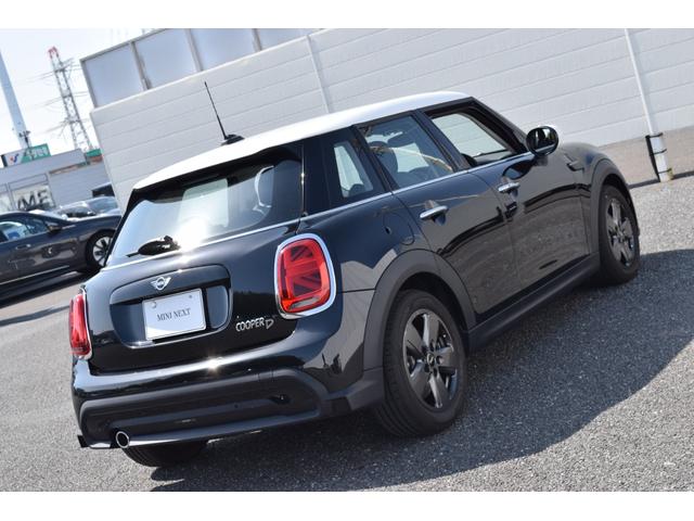 ＭＩＮＩ クーパーＤ　クラシック・トリム　正規認定中古車　元デモカー　クラシックトリム　Ａｐｐｌｅ　Ｃａｒ　Ｐｌａｙ　リアビューカメラ　前後障害物センサー　クルーズコントロール　ドライブアシスト　　ＬＥＤ　ヘッドライト　Ｂｌｕｅｔｏｏｔｈ　ドライブアシスト（10枚目）