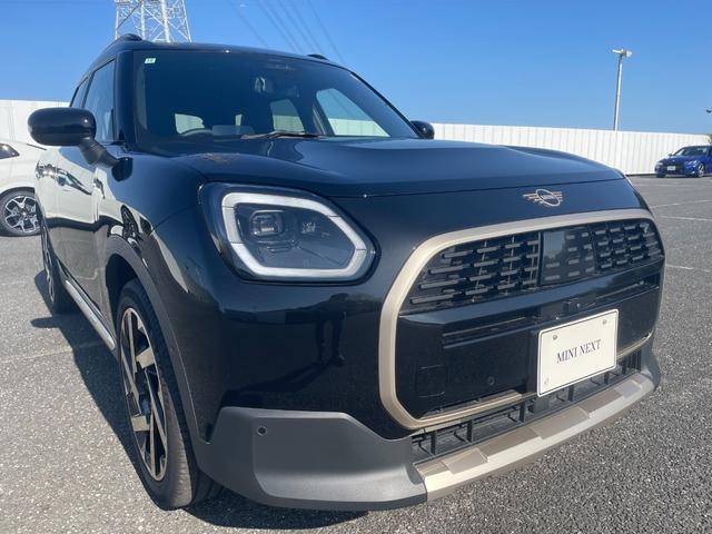 MINI カントリーマン D FAVOURED TRIM 認定中古車/元デモカー/FAVOURED TRIM/Mパッケージ(電動シート/ハーマンカードン/プライバシーガラス/インテリアカメラ)/19インチカレイドスポークスポークアロイホイール/Fシートヒータ(6枚目)
