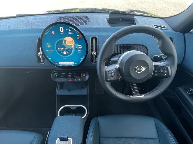 MINI カントリーマン D FAVOURED TRIM 認定中古車/元デモカー/FAVOURED TRIM/Mパッケージ(電動シート/ハーマンカードン/プライバシーガラス/インテリアカメラ)/19インチカレイドスポークスポークアロイホイール/Fシートヒータ(11枚目)