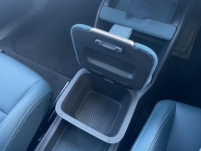 MINI カントリーマン D FAVOURED TRIM 認定中古車/元デモカー/FAVOURED TRIM/Mパッケージ(電動シート/ハーマンカードン/プライバシーガラス/インテリアカメラ)/19インチカレイドスポークスポークアロイホイール/Fシートヒータ(27枚目)