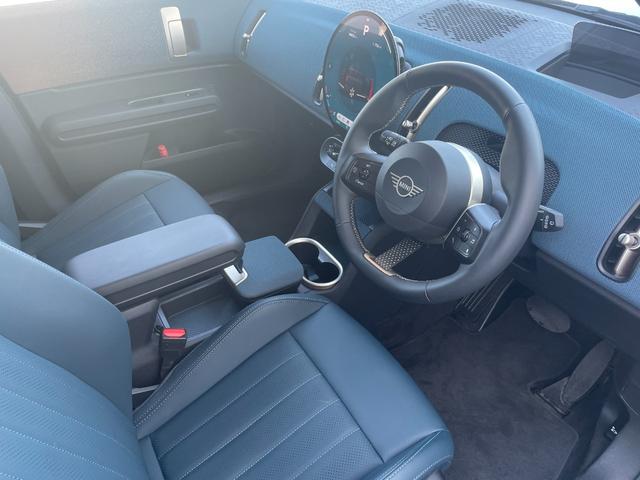 MINI カントリーマン D FAVOURED TRIM 認定中古車/元デモカー/FAVOURED TRIM/Mパッケージ(電動シート/ハーマンカードン/プライバシーガラス/インテリアカメラ)/19インチカレイドスポークスポークアロイホイール/Fシートヒータ(29枚目)
