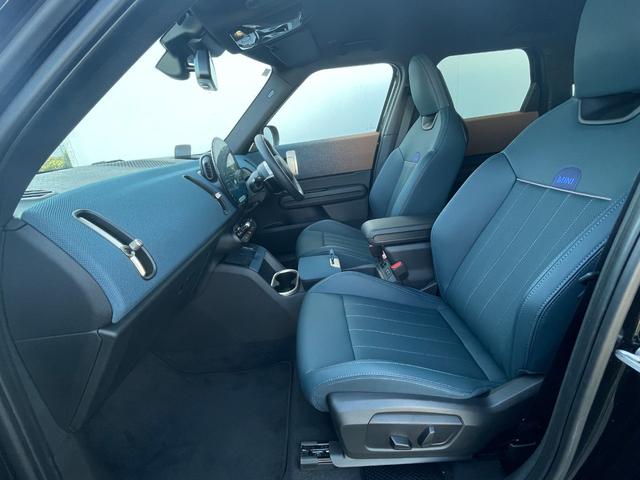 MINI カントリーマン D FAVOURED TRIM 認定中古車/元デモカー/FAVOURED TRIM/Mパッケージ(電動シート/ハーマンカードン/プライバシーガラス/インテリアカメラ)/19インチカレイドスポークスポークアロイホイール/Fシートヒータ(35枚目)