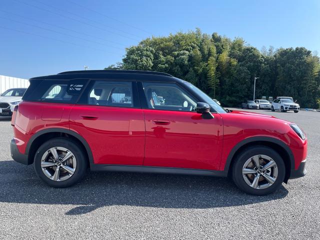 MINI カントリーマンD クラシック・トリム 認定中古車/元デモカー/CLASSIC TRIM/Fシートヒーター/ステアリングヒーター/サラウンドビューモニター/ドライビングアシストプロ/パーキングアシストプラス/高速道路渋滞時ハンズオフアシスト(5枚目)