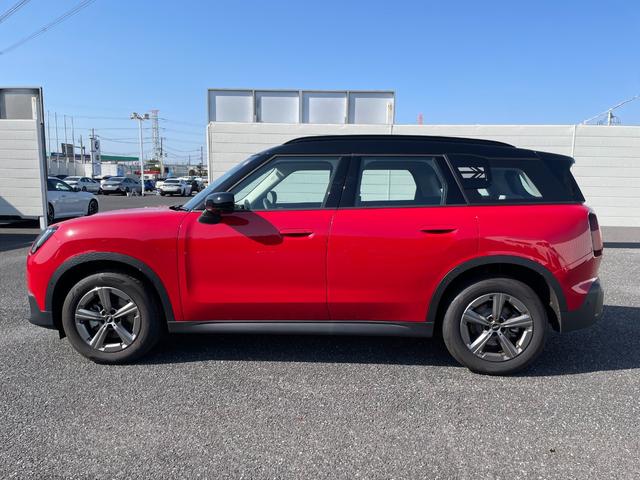 MINI カントリーマンD クラシック・トリム 認定中古車/元デモカー/CLASSIC TRIM/Fシートヒーター/ステアリングヒーター/サラウンドビューモニター/ドライビングアシストプロ/パーキングアシストプラス/高速道路渋滞時ハンズオフアシスト(6枚目)