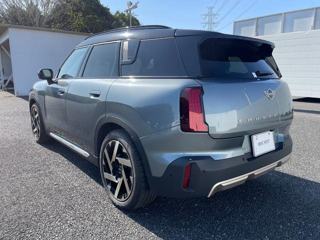 ＭＩＮＩ カントリーマンＳＥ　ＡＬＬ４　ＦＡＶＯＵＲＥＤ　ＴＲＩＭ　認定中古車／元デモカー／電気自動車／Ｍパッケージ（電動シート／ハーマンカードン／インテリアカメラ／プライバシーガラス）／ドライビングアシストプロ／パーキングアシストプラス／Ｆシートヒーター（9枚目）