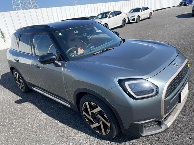 ＭＩＮＩ カントリーマンＳＥ　ＡＬＬ４　ＦＡＶＯＵＲＥＤ　ＴＲＩＭ　認定中古車／元デモカー／電気自動車／Ｍパッケージ（電動シート／ハーマンカードン／インテリアカメラ／プライバシーガラス）／ドライビングアシストプロ／パーキングアシストプラス／Ｆシートヒーター（11枚目）