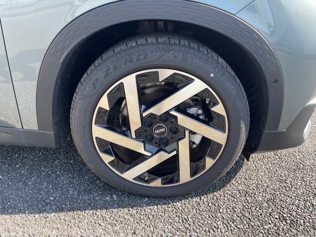 ＭＩＮＩ カントリーマンＳＥ　ＡＬＬ４　ＦＡＶＯＵＲＥＤ　ＴＲＩＭ　認定中古車／元デモカー／電気自動車／Ｍパッケージ（電動シート／ハーマンカードン／インテリアカメラ／プライバシーガラス）／ドライビングアシストプロ／パーキングアシストプラス／Ｆシートヒーター（14枚目）