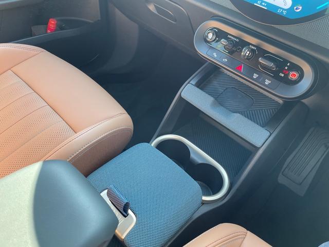 ＭＩＮＩ カントリーマンＳＥ　ＡＬＬ４　ＦＡＶＯＵＲＥＤ　ＴＲＩＭ　認定中古車／元デモカー／電気自動車／Ｍパッケージ（電動シート／ハーマンカードン／インテリアカメラ／プライバシーガラス）／ドライビングアシストプロ／パーキングアシストプラス／Ｆシートヒーター（21枚目）