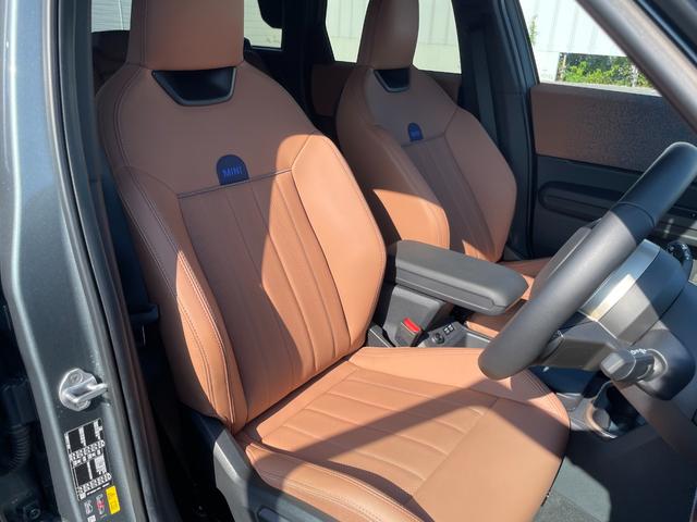 ＭＩＮＩ カントリーマンＳＥ　ＡＬＬ４　ＦＡＶＯＵＲＥＤ　ＴＲＩＭ　認定中古車／元デモカー／電気自動車／Ｍパッケージ（電動シート／ハーマンカードン／インテリアカメラ／プライバシーガラス）／ドライビングアシストプロ／パーキングアシストプラス／Ｆシートヒーター（50枚目）