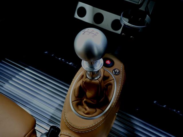 エリーゼ 　ジャパンオリジナル－ネオクラシックエディション／国内３６台限定車／ツーリングパック／コニャックブラウンレザーシート／ソフトトップ／純正アルミホイール／エアコン／プッシュスタートエンジン／ドラレコ（14枚目）