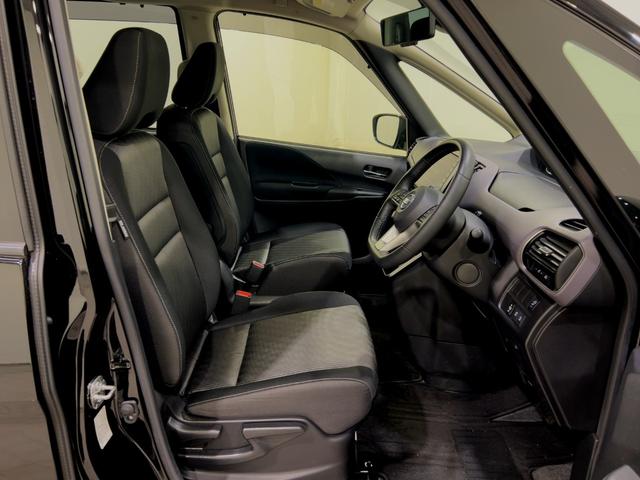 セレナ ハイウェイスターＶ　後席モニター　ＬＥＤヘッドライト　純正ナビ（9枚目）