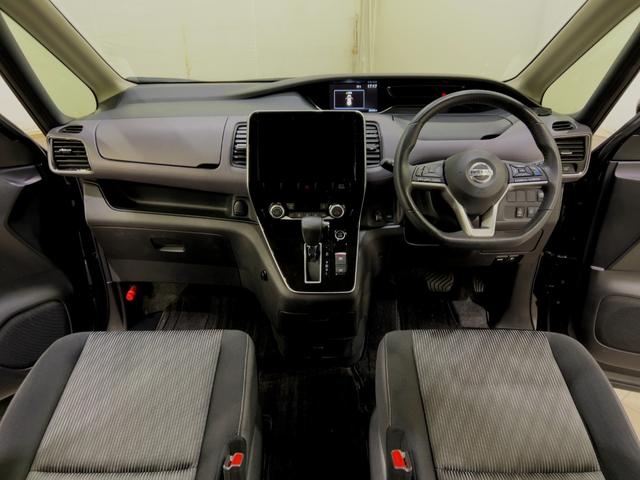 セレナ ハイウェイスターＶ　後席モニター　ＬＥＤヘッドライト　純正ナビ（10枚目）