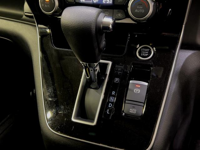 セレナ ハイウェイスターＶ　後席モニター　ＬＥＤヘッドライト　純正ナビ（12枚目）