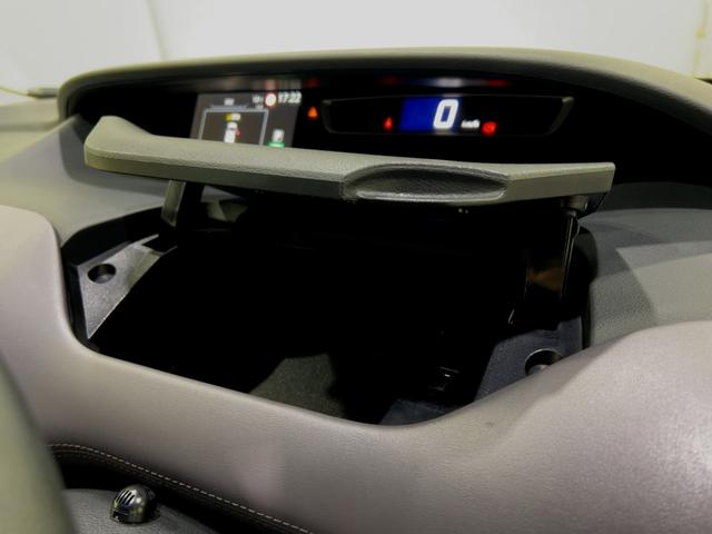 セレナ ハイウェイスターＶ　後席モニター　ＬＥＤヘッドライト　純正ナビ（55枚目）