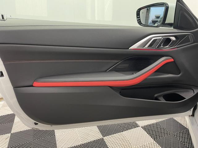 ４シリーズ ４２０ｉクーペ　Ｍスポーツ　ハンズオフアシスト　ブラックレザー　衝突被害軽減ブレーキ　ステアリングヒーター　オートマチックトランク　カーブドディスプレイ　アンビエントライト　ヘッドアップディスプレイ　リバースアシスト（40枚目）