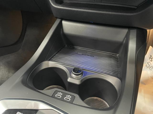 1シリーズ 120d テクノロジーパッケージ 高速渋滞時ハンズオフアシスト アラウンドビューカメラ ヘッドアップディスプレイ インテリアカメラ レーンキーピングアシスト アンビエントライト オートマチックテールゲート(23枚目)