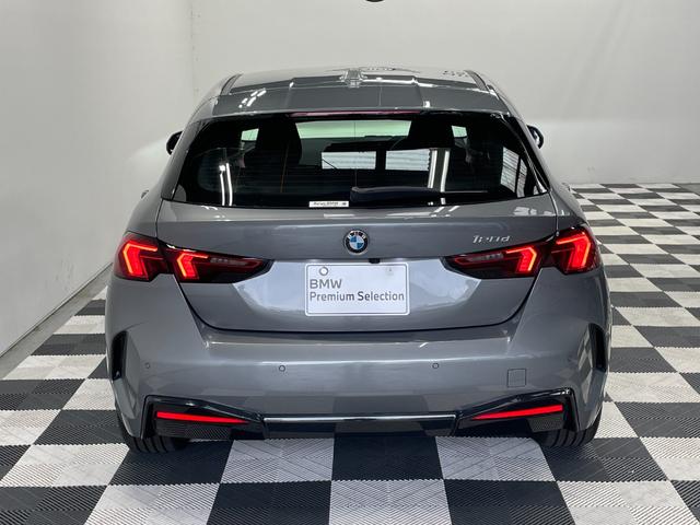 1シリーズ 120d テクノロジーパッケージ 高速渋滞時ハンズオフアシスト アラウンドビューカメラ ヘッドアップディスプレイ インテリアカメラ レーンキーピングアシスト アンビエントライト オートマチックテールゲート(39枚目)