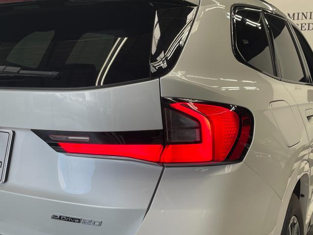 iX1 eDrive 20 Mスポーツ テクノロジーパッケージ ヘッドアップディスプレイ ライブコックピット ドライビングアシストプロ 高速渋滞時ハンズオフアシスト インテリアカメラ アダプティブLEDヘッドライト(9枚目)