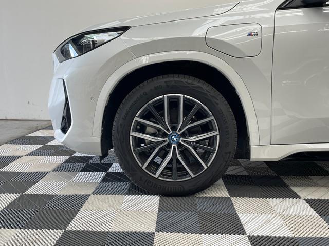 iX1 eDrive 20 Mスポーツ テクノロジーパッケージ ヘッドアップディスプレイ ライブコックピット ドライビングアシストプロ 高速渋滞時ハンズオフアシスト インテリアカメラ アダプティブLEDヘッドライト(10枚目)