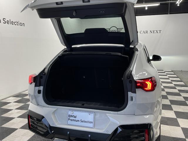 iX2 xDrive 30 Mスポーツ ハイラインパッケージ ハイラインパッケージ モカレザー パノラマガラスサンルーフ 20インチアルミ ステアリングヒーター アクティブシート harmankardonスピーカー カーブドディスプレイ フロントシートヒーター(17枚目)