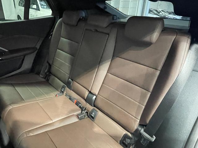 iX2 xDrive 30 Mスポーツ ハイラインパッケージ ハイラインパッケージ モカレザー パノラマガラスサンルーフ 20インチアルミ ステアリングヒーター アクティブシート harmankardonスピーカー カーブドディスプレイ フロントシートヒーター(24枚目)