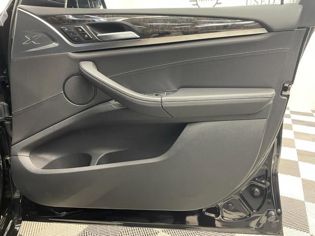 Ｘ３ ｘＤｒｉｖｅ　２０ｄ　Ｍスポーツ　ブラックヴァーネスカレザー　ハイラインパッケージ　２０インチアルミ　リヤシートアジャスト　社外リヤモニター　アダプティブＬＥＤヘッドライト　衝突被害軽減ブレーキ　アクティブクルーズコントロール（11枚目）