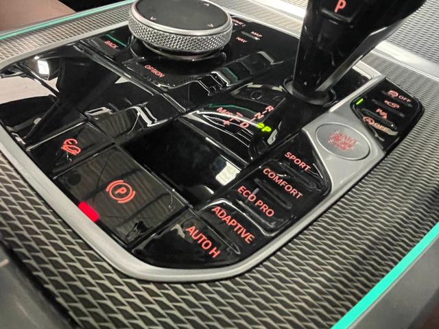 Ｘ５ ｘＤｒｉｖｅ　３５ｄ　Ｍスポーツ　スカイラウンジパノラマガラスサンルーフ　プラスパッケージ　　４ゾーンエアコンディショナー　保冷保温カップホルダー　ソフトクローズドア　２２インチアルミ　ｈａｒｍａｎｋａｒｄｏｎサウンドシステム（31枚目）