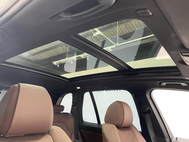 Ｘ５ ｘＤｒｉｖｅ　３５ｄ　Ｍスポーツ　スカイラウンジパノラマガラスサンルーフ　プラスパッケージ　　４ゾーンエアコンディショナー　保冷保温カップホルダー　ソフトクローズドア　２２インチアルミ　ｈａｒｍａｎｋａｒｄｏｎサウンドシステム（60枚目）