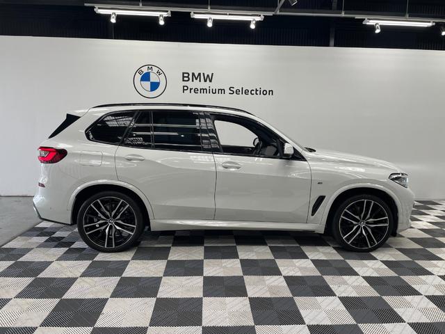 Ｘ５ ｘＤｒｉｖｅ　３５ｄ　Ｍスポーツ　スカイラウンジパノラマガラスサンルーフ　プラスパッケージ　　４ゾーンエアコンディショナー　保冷保温カップホルダー　ソフトクローズドア　２２インチアルミ　ｈａｒｍａｎｋａｒｄｏｎサウンドシステム（64枚目）