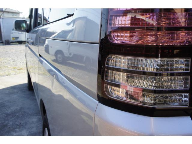 ステップワゴン Ｇ　パワーテールゲート　電動スライドドア　ＥＴＣ　キーレス　３列シート　フルフラットシート　ナビ　フルセグ　バックカメラ（12枚目）