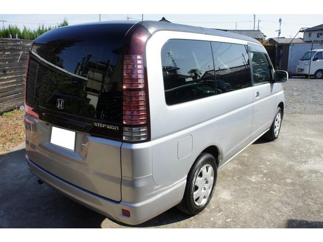 ステップワゴン Ｇ　パワーテールゲート　電動スライドドア　ＥＴＣ　キーレス　３列シート　フルフラットシート　ナビ　フルセグ　バックカメラ（13枚目）