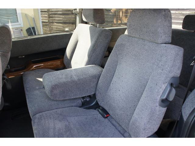 ステップワゴン Ｇ　パワーテールゲート　電動スライドドア　ＥＴＣ　キーレス　３列シート　フルフラットシート　ナビ　フルセグ　バックカメラ（17枚目）