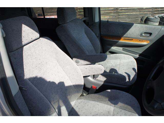 ステップワゴン Ｇ　パワーテールゲート　電動スライドドア　ＥＴＣ　キーレス　３列シート　フルフラットシート　ナビ　フルセグ　バックカメラ（35枚目）