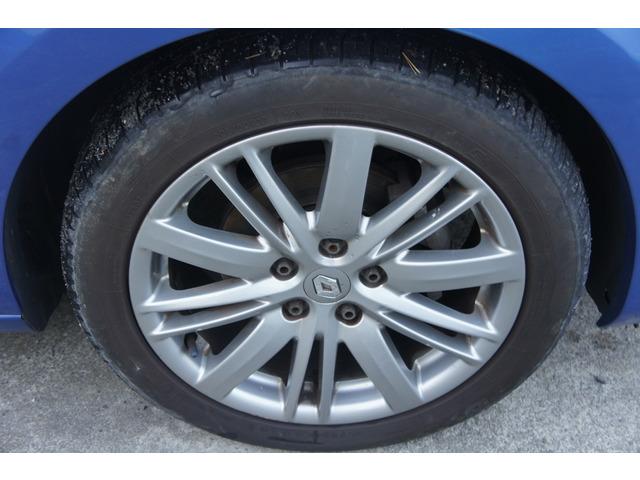 メガーヌエステート ＧＴライン　ＥＴＣ　キーレス　クルーズコントロール　ルーフレール　本革シート　ナビ　バックカメラ（10枚目）