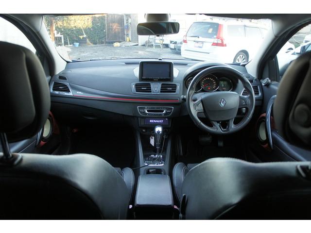 メガーヌエステート ＧＴライン　ＥＴＣ　キーレス　クルーズコントロール　ルーフレール　本革シート　ナビ　バックカメラ（13枚目）