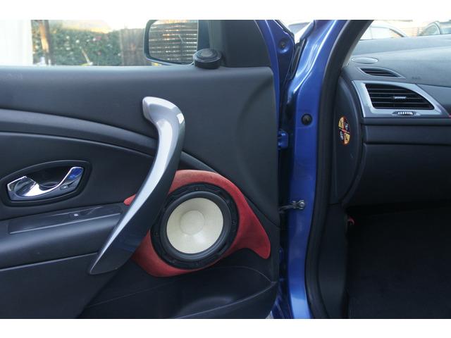 メガーヌエステート ＧＴライン　ＥＴＣ　キーレス　クルーズコントロール　ルーフレール　本革シート　ナビ　バックカメラ（22枚目）