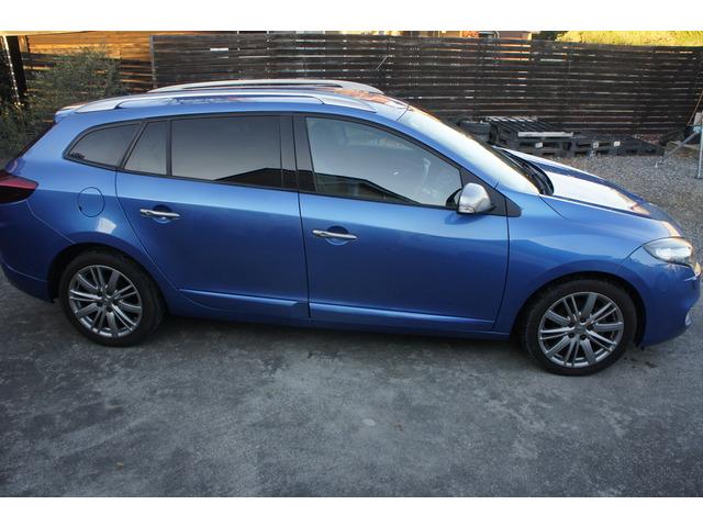 メガーヌエステート ＧＴライン　ＥＴＣ　キーレス　クルーズコントロール　ルーフレール　本革シート　ナビ　バックカメラ（31枚目）