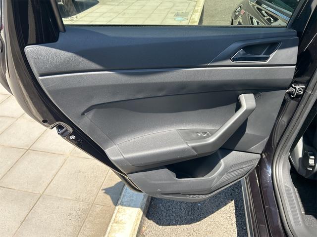 ポロＧＴＩ 　ワンオーナー　禁煙車　バックカメラ　ナビ　オートクルーズコントロール　パークアシスト　アルミホイール　オートライト　スマートキー　アイドリングストップ　電動格納ミラー　ＡＴ　ＥＳＣ（27枚目）
