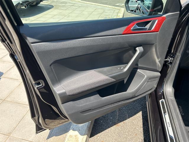ポロＧＴＩ 　ワンオーナー　禁煙車　バックカメラ　ナビ　オートクルーズコントロール　パークアシスト　アルミホイール　オートライト　スマートキー　アイドリングストップ　電動格納ミラー　ＡＴ　ＥＳＣ（29枚目）